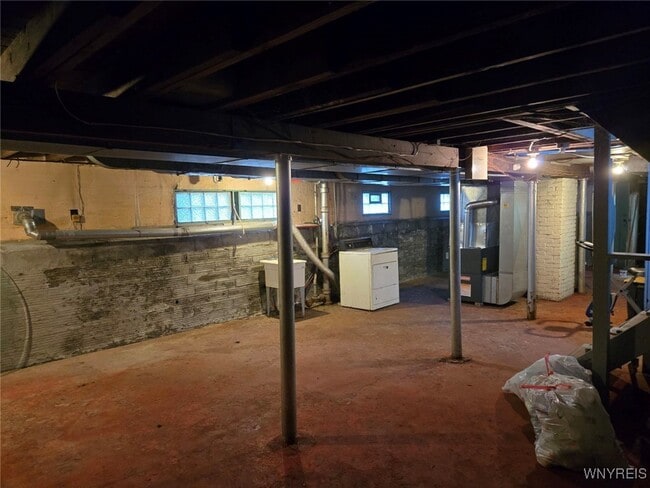 Building Photo - 693 Lasalle Ave