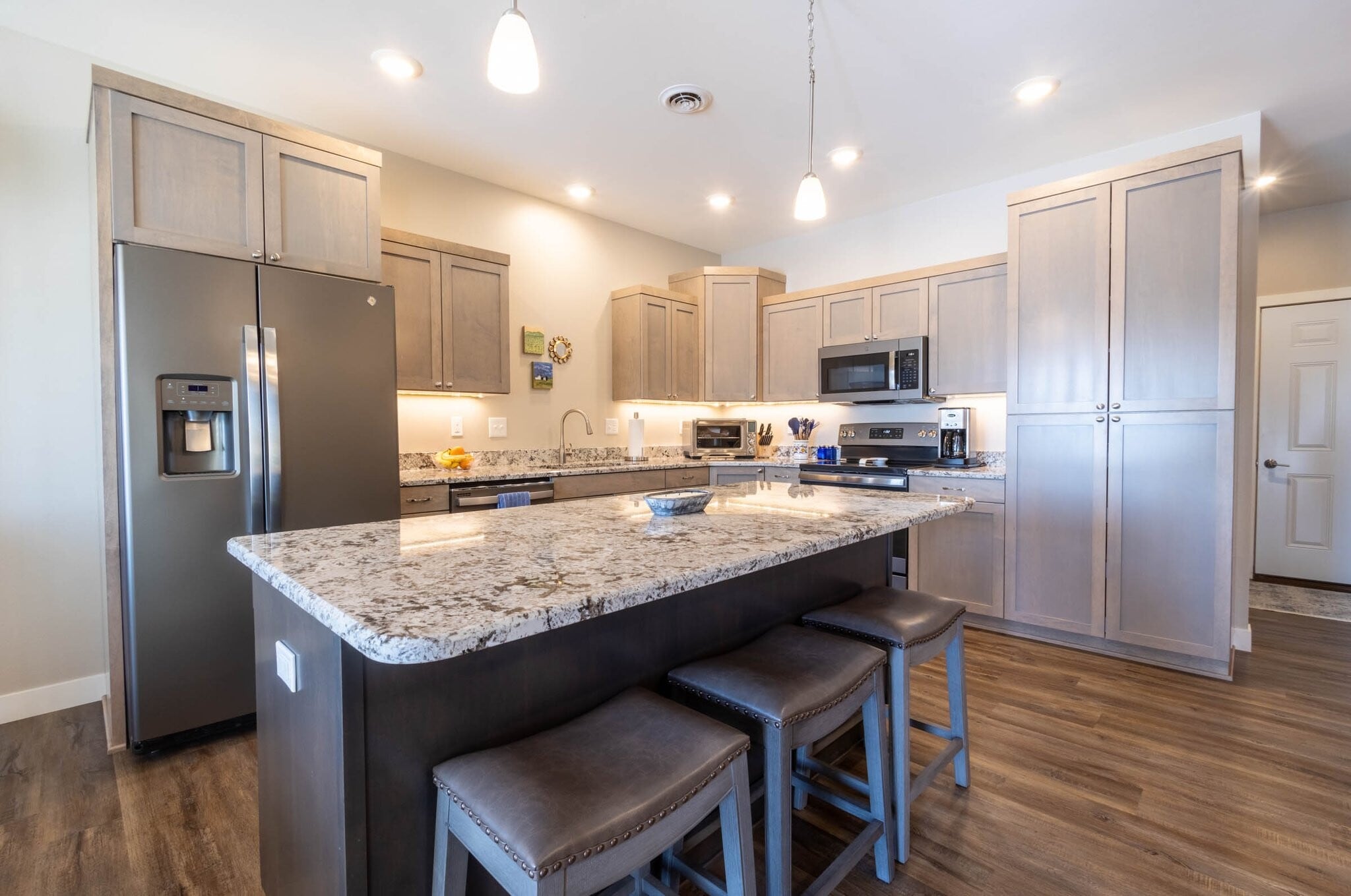 Building Photo - 711 Lancelot Dr