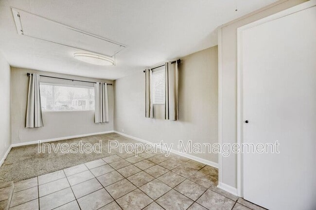 Building Photo - 4670 S Washington St