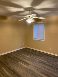 Building Photo - Condo in Great Location