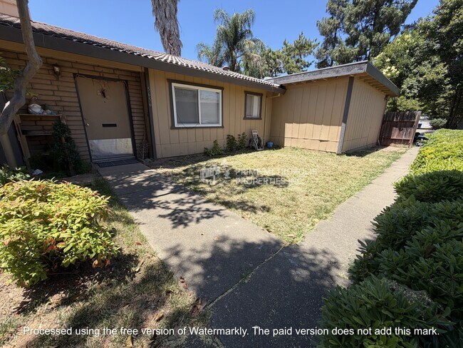 Building Photo - 5656 Odea Dr