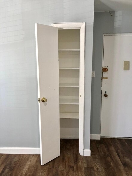 Building Photo - 1417 31st Ave