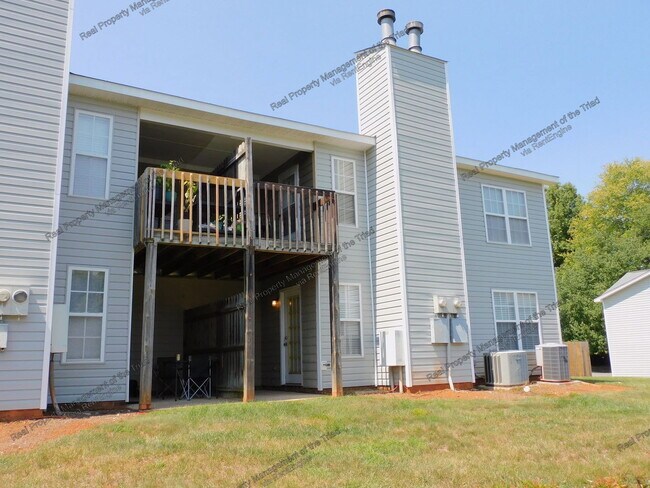 Building Photo - 7 Meadowood Glen Way