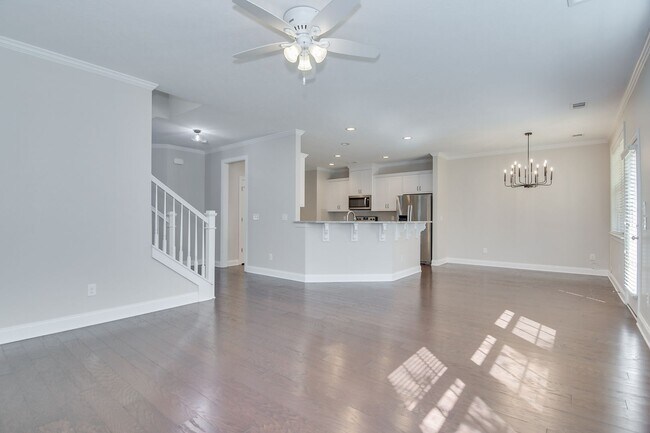 Building Photo - 983 Glenhaven Dr