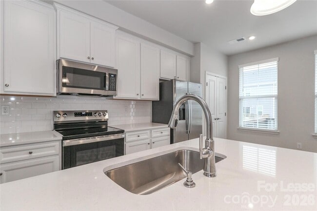 Building Photo - 5038 Springarn Ct