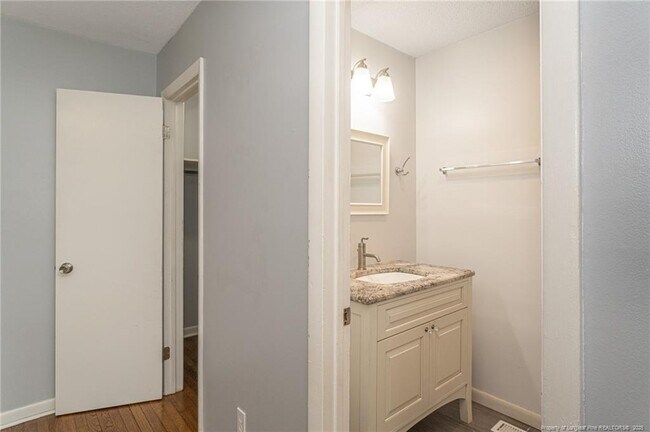 Building Photo - 401 Southwick Dr