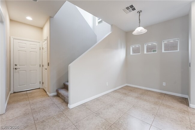 Building Photo - 9526 Vega Carpio Ave