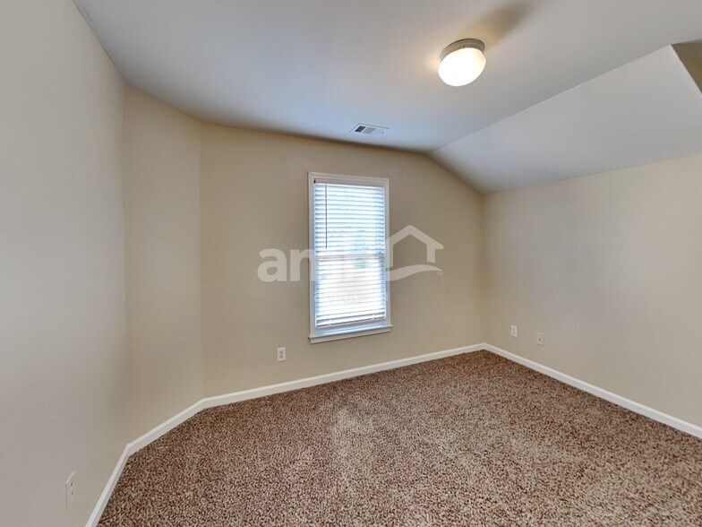 Building Photo - 3215 Thimbleberry Trail