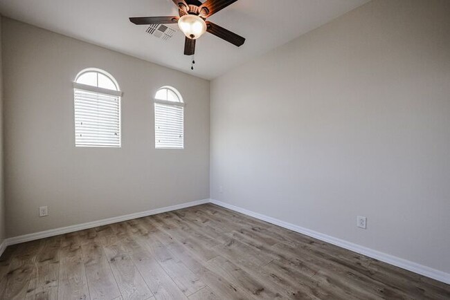 Building Photo - Lovely 4 bed 3 bath in core Chandler, ( Oc...