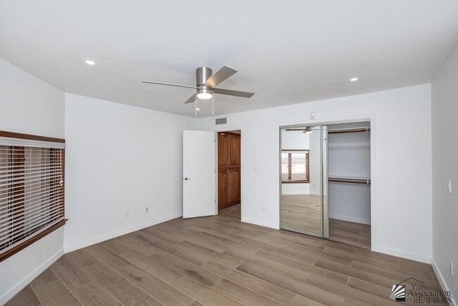 Building Photo - 2174 S Del Valle Way