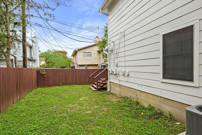 Building Photo - 2102 Kenneth Ave