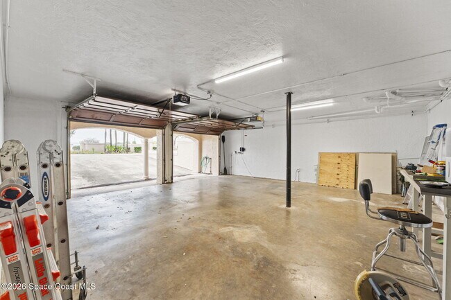 Building Photo - 3553 S Washington Ave
