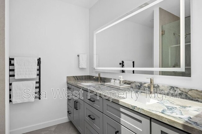 Building Photo - 778 Del Riego Ave