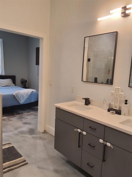 Building Photo - 724 Ramsey Ave