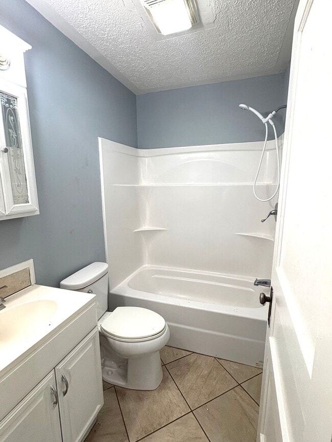 Building Photo - Affordable 2BR with Bonus Room