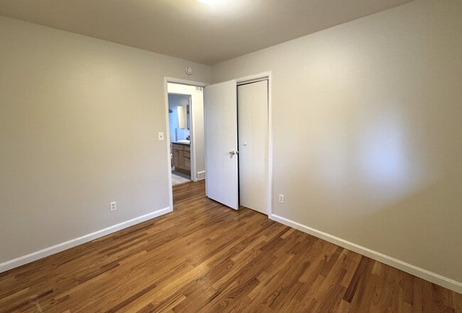 Building Photo - 3084 S Xanthia St