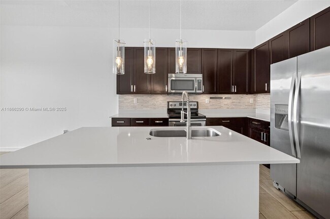 Building Photo - 17606 SW 149th Pl
