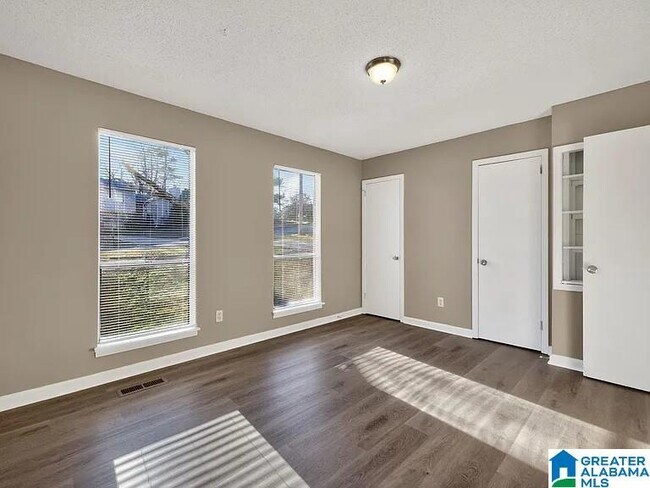 Building Photo - 3031 Apple Valley Ln