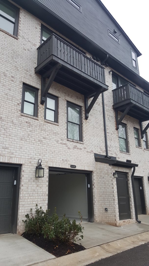 Building Photo - 1BR 1.5BA Townhouse- Aria Sandy Springs