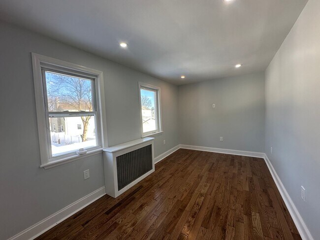 Building Photo - 10-05 2nd St