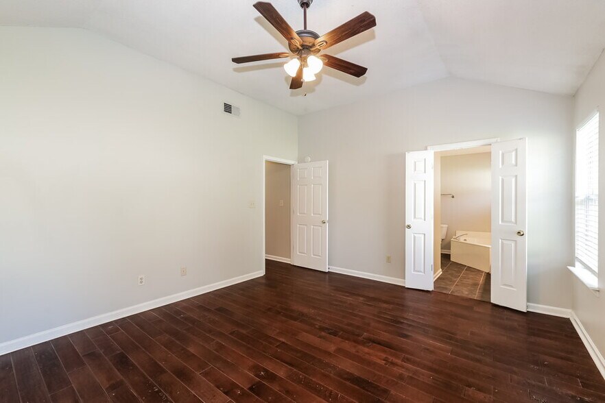 Building Photo - 8264 Cross Point Dr