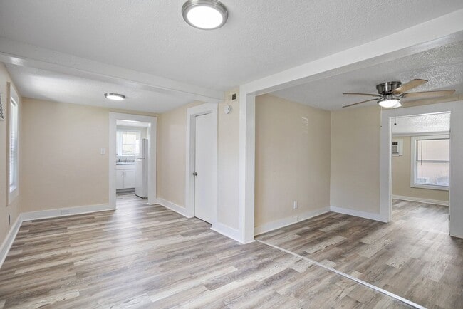 Building Photo - Won't Last! Apply NOW!  App fee REDUCED $25 ASAP $1995 3br/1bath CUTE House w/ HUGE YARD