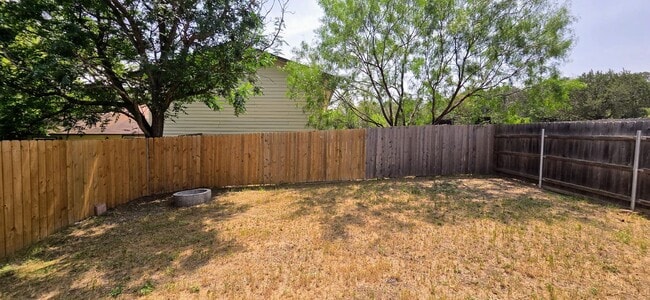 Building Photo - 523 Clearfield Dr