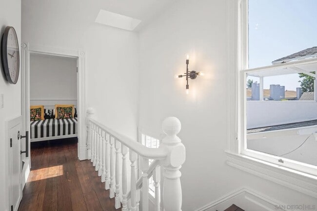 Building Photo - 1021 E Avenue Unit