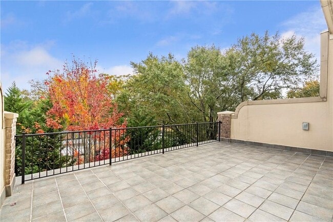 Building Photo - 58 Sheridan Dr NE