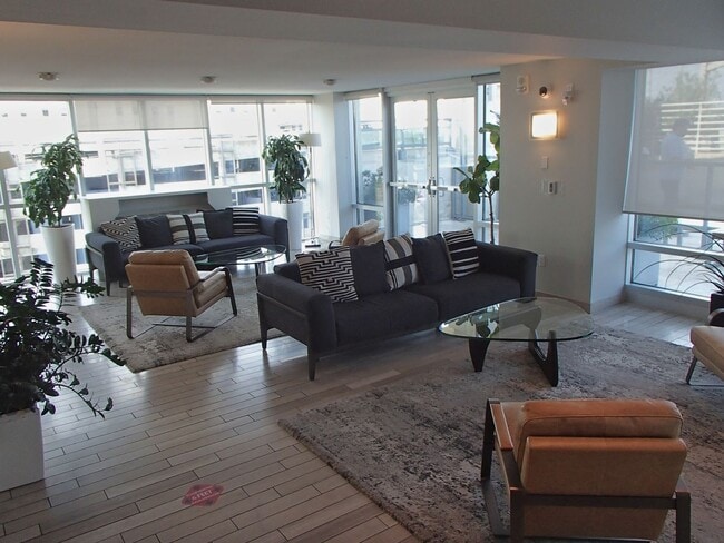 Building Photo - 1 Bedroom 1 Bath: Austin Condo