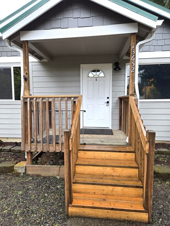 Building Photo - Large lot with tons of storage !  3 br , 2 bth + office+ 2  Car-garage + 2 Wooden Sheds