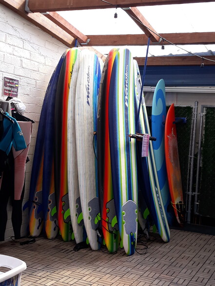 Building Photo - 5040 Santa Monica Ave