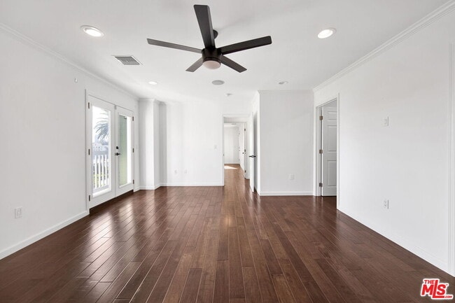 Building Photo - 2124 Reservoir St