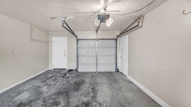 Building Photo - 10919 Paulwood Dr