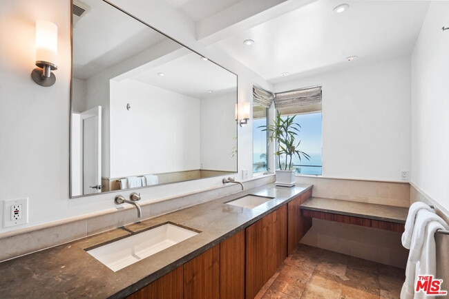 Building Photo - 18101 W Coastline Dr