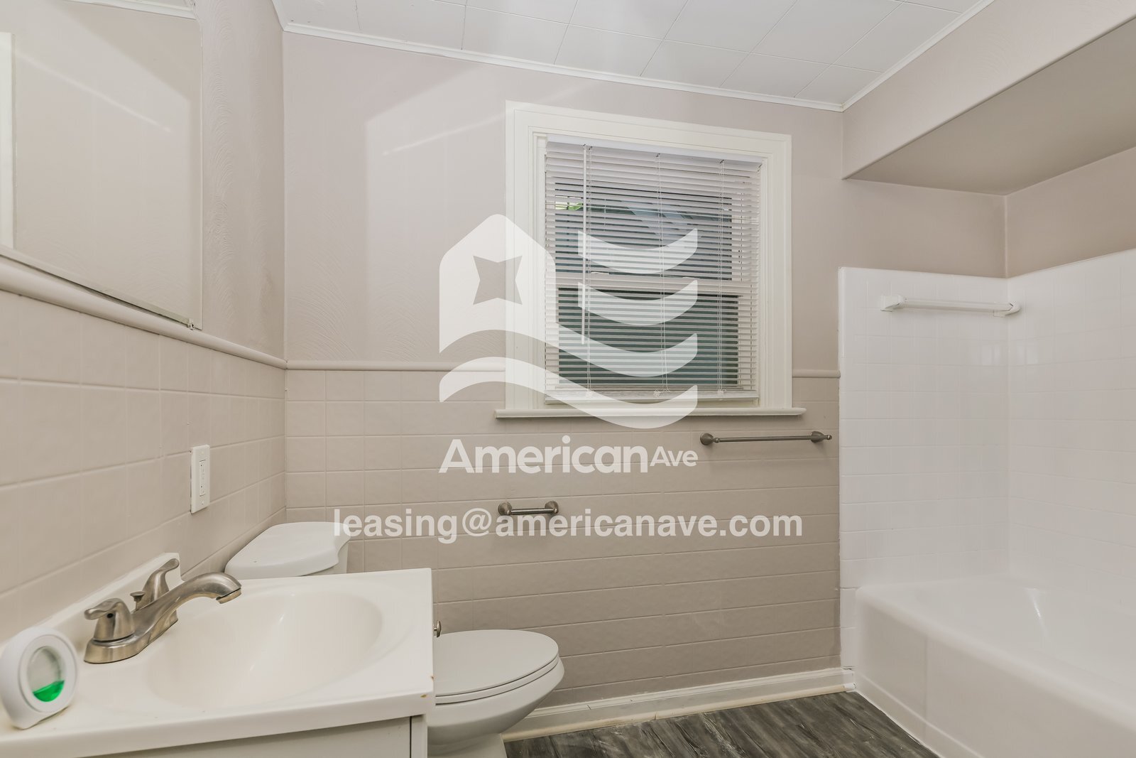 Building Photo - 133 E Elmwood Ave