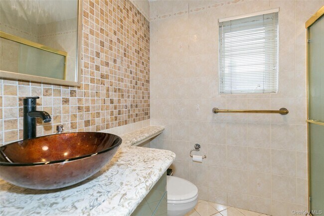 Building Photo - 123 South Dr