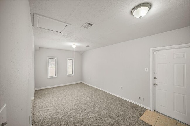 Building Photo - 11017 Lera St