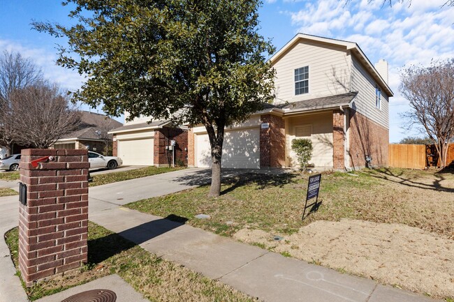 Building Photo - Charming 3-Bedroom Home in Villages of Woo...