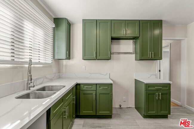 Building Photo - 8905 S Wilton Pl