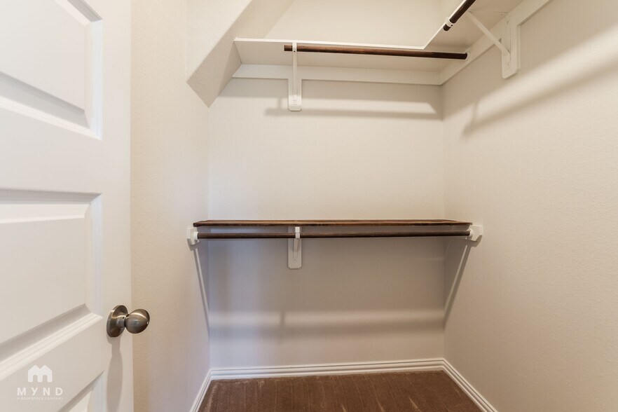 Building Photo - 634 Batten Way
