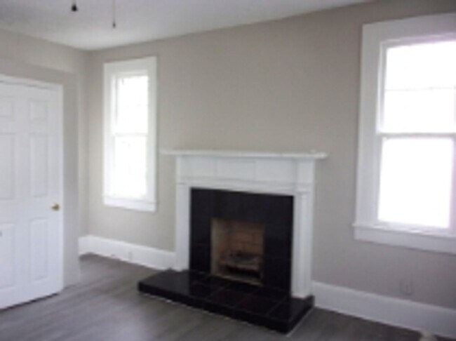 Building Photo - 411 N Confederate Ave