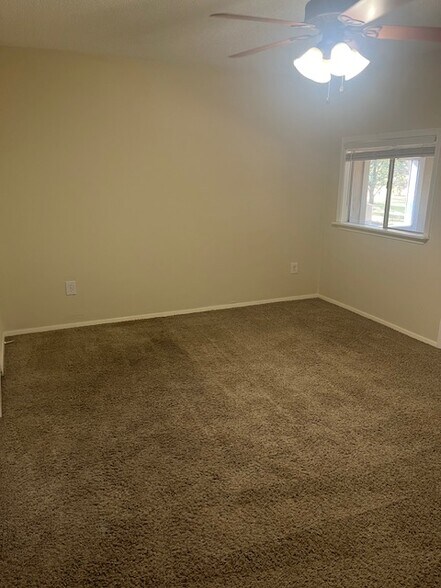 Building Photo - 17903 E Strack Dr