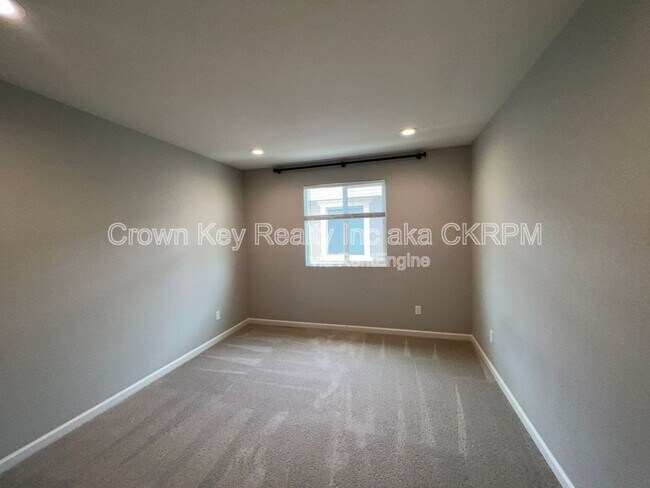 Building Photo - 2254 Middlebury Dr