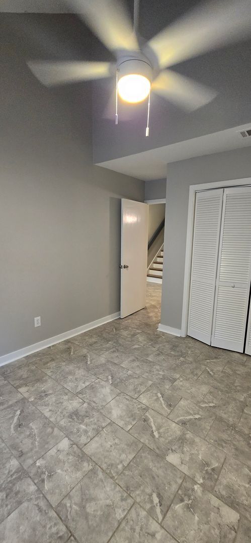 Building Photo - 3 bed 2 bath Condo for rent