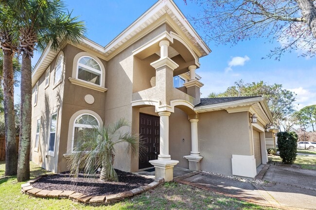 Building Photo - 13 Dominica Ct