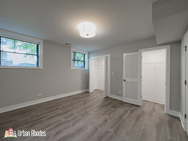 Building Photo - 1000 Crain St