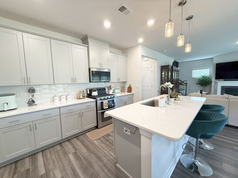 Building Photo - 4112 Armstrong Farm Dr
