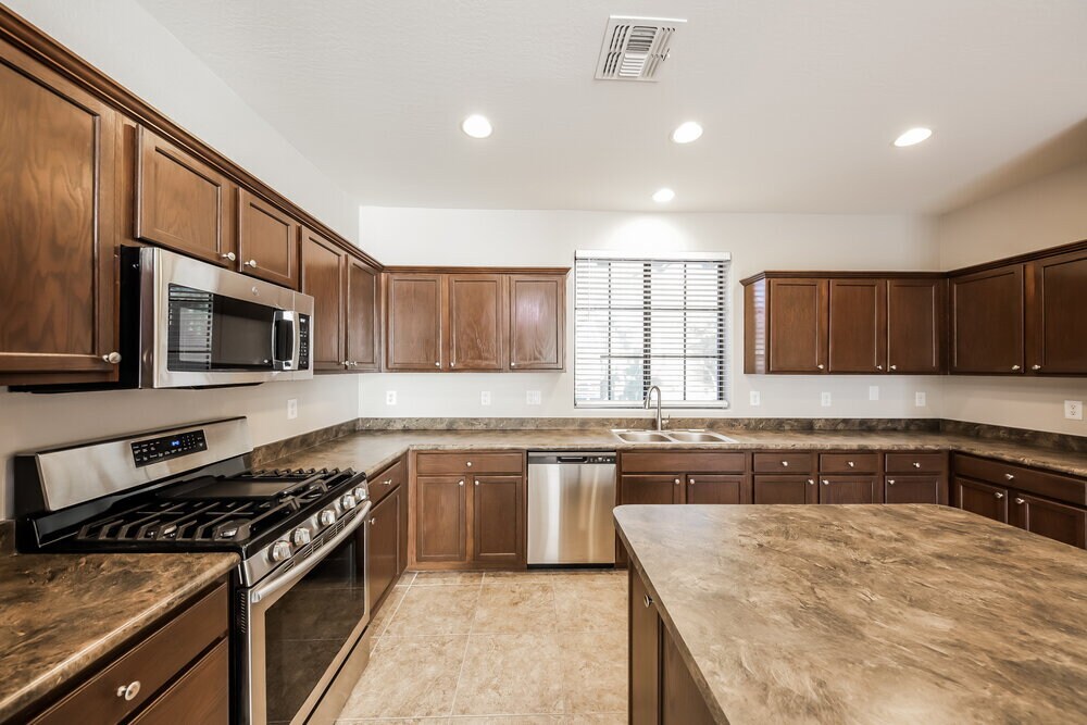 Building Photo - 2362 W Sleepy Ranch Rd