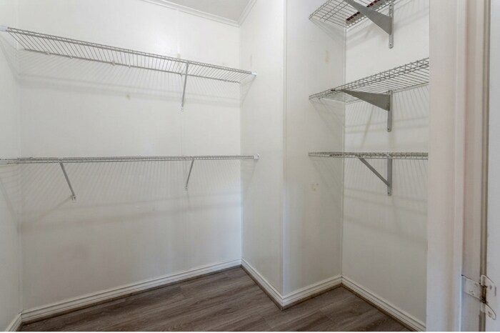 Building Photo - 10644 W Rosemead Dr
